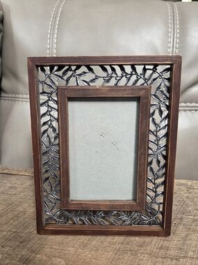 Vintage Ganz Wood and Pierced Metal Olive Branch Picture Frame ~ Bin 1F